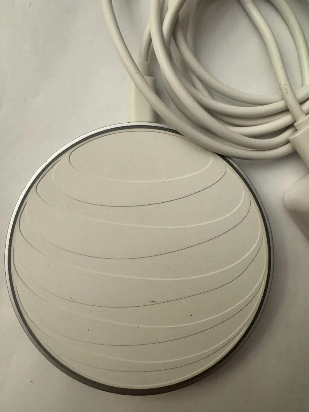 AT&T 15W Fast Wireless Charging Pad Qi Charger Model 06351 w/ Adapter Cable